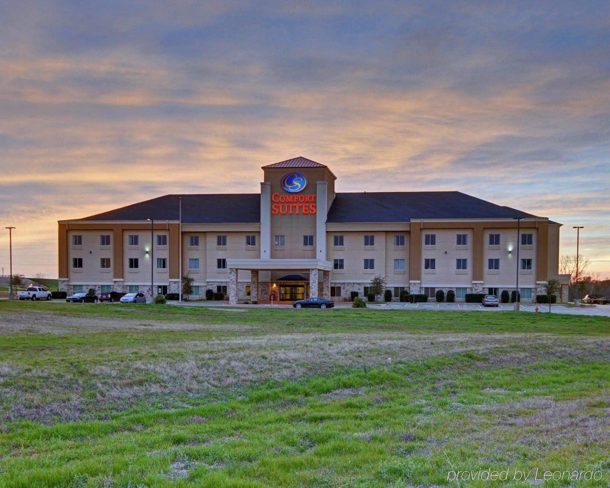 Quality Suites Near Cedar Creek Lake Mabank Exterior photo